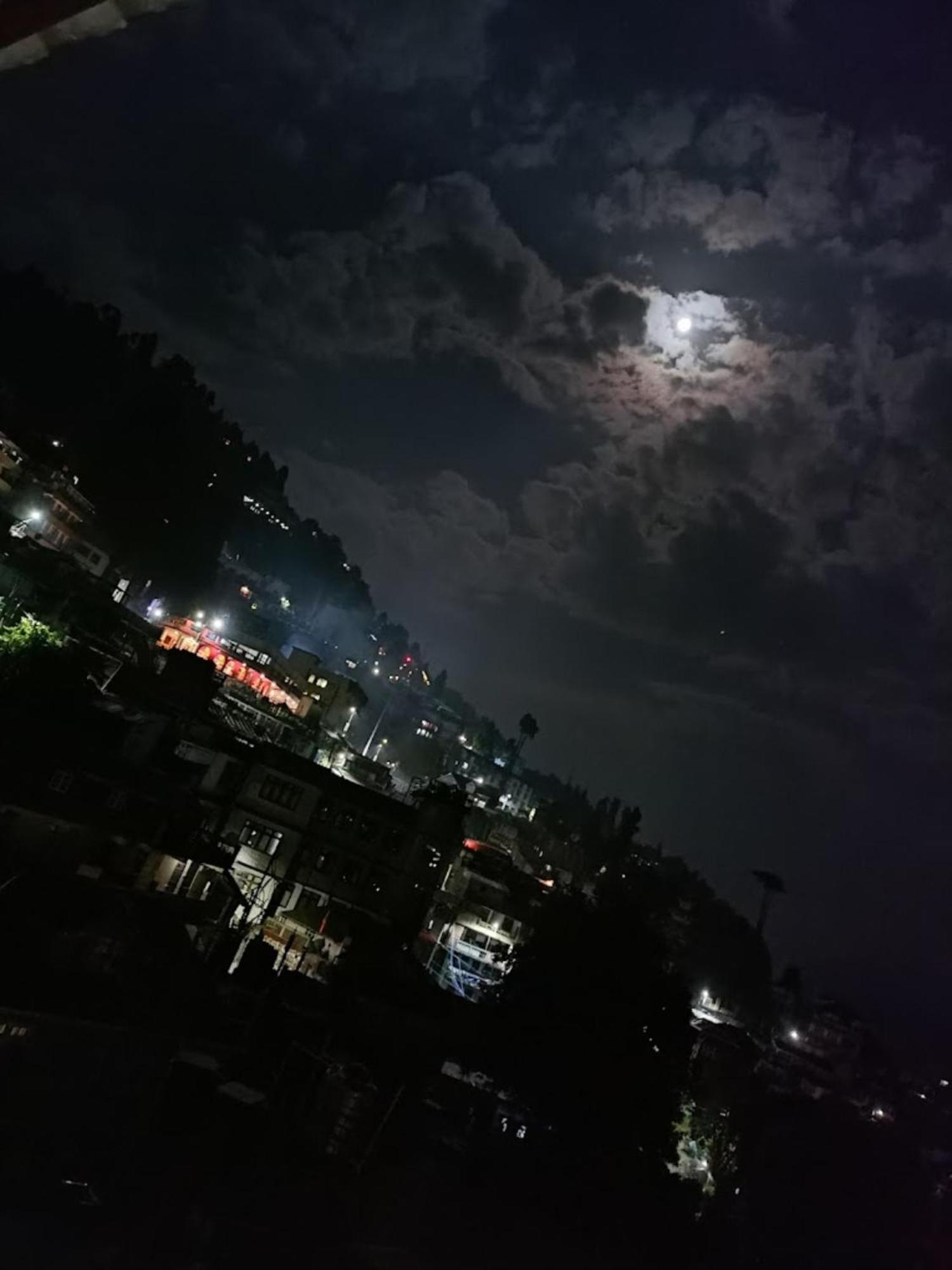 Hotel Pitstop Darjeeling - Excellent Service Recommended & Couple Friendly エクステリア 写真