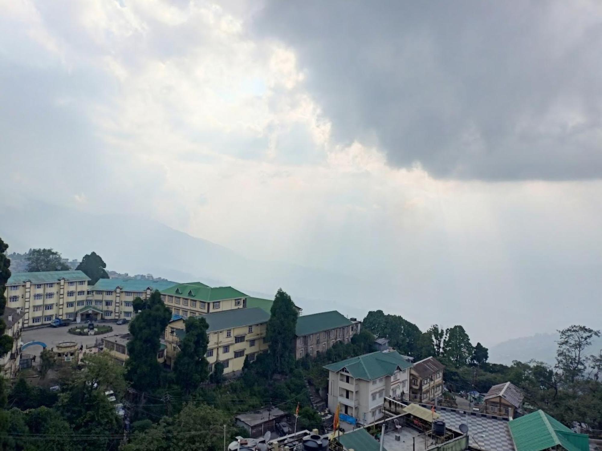 Hotel Pitstop Darjeeling - Excellent Service Recommended & Couple Friendly エクステリア 写真
