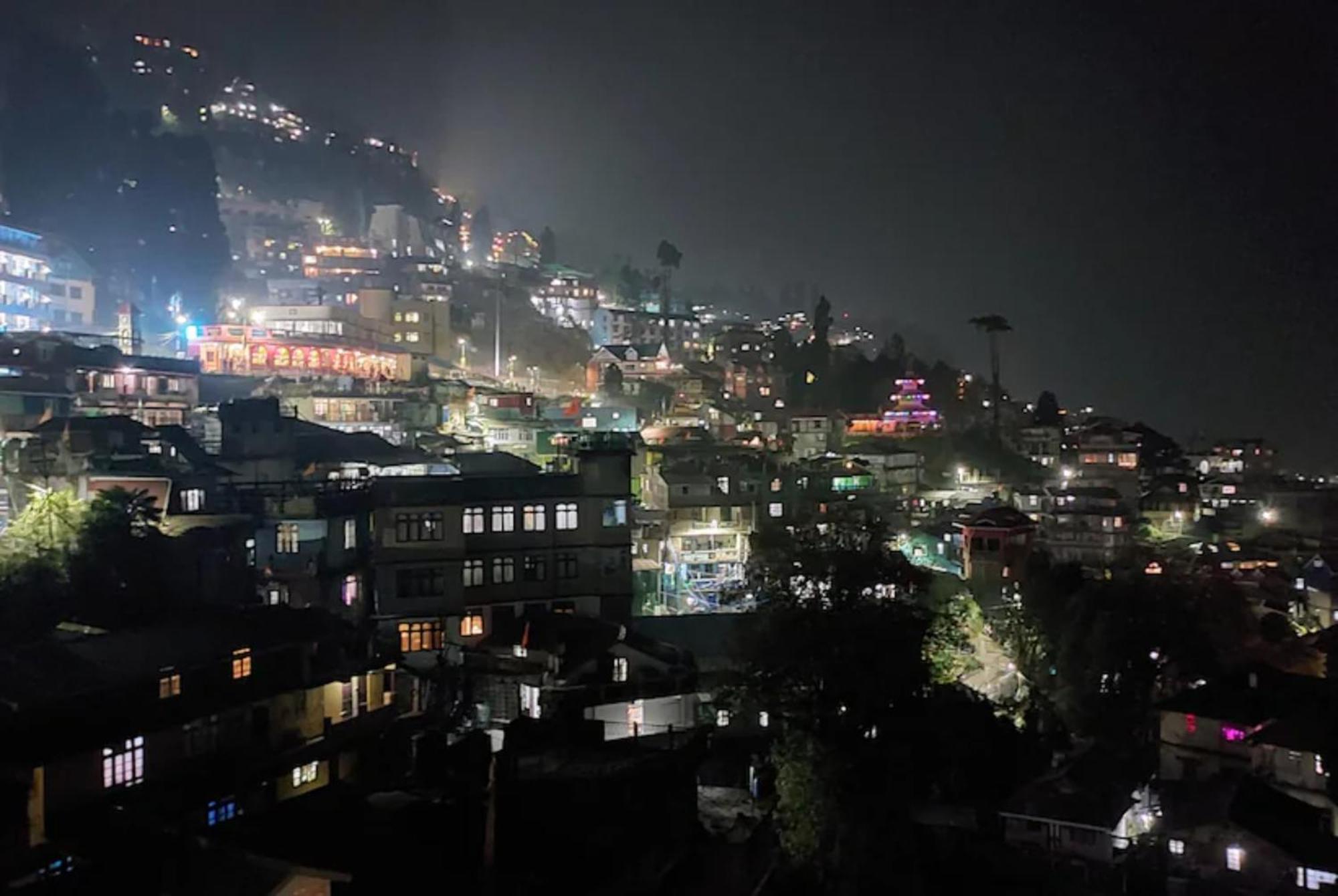 Hotel Pitstop Darjeeling - Excellent Service Recommended & Couple Friendly エクステリア 写真
