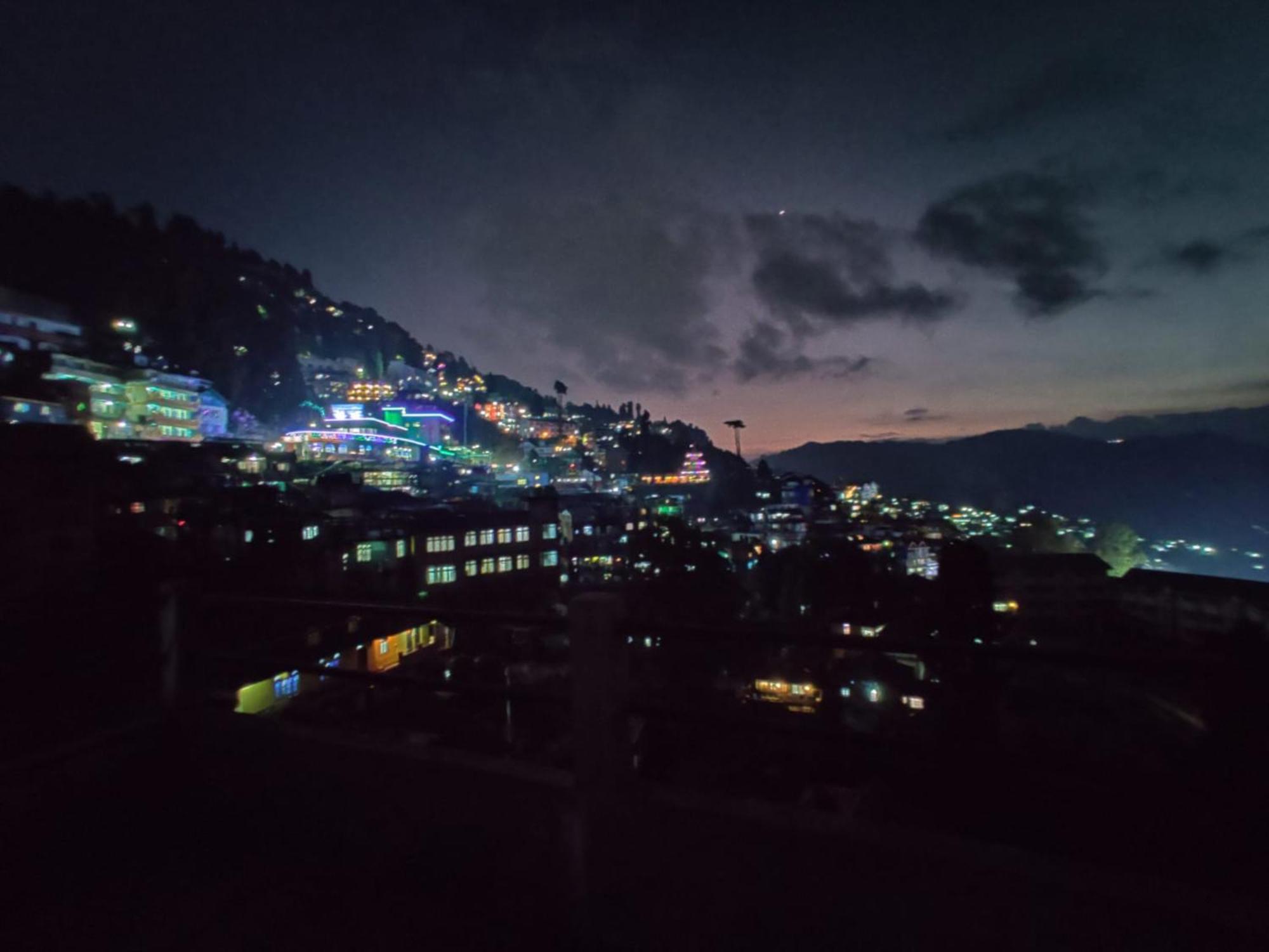 Hotel Pitstop Darjeeling - Excellent Service Recommended & Couple Friendly エクステリア 写真
